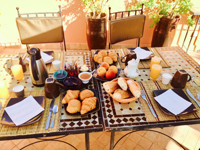 Riad Aya - Marrakech - Maroc - Chambre supérieure - Authentique Petit Déjeuner Marocain